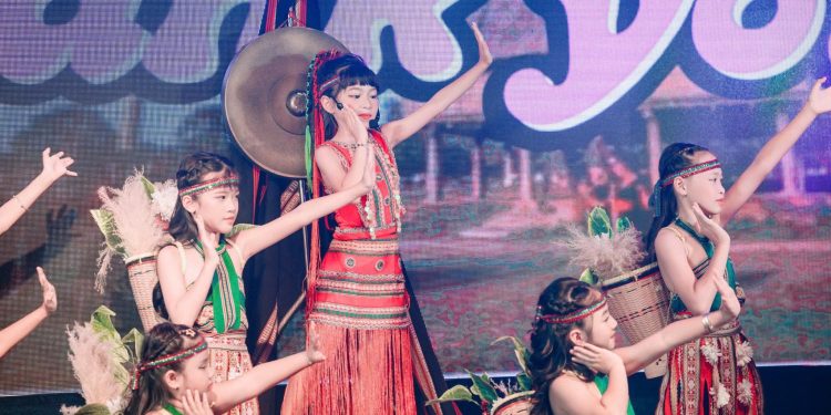Bùi Nguyễn An Nhiên tỏa sáng với danh hiệu đại sứ tài năng đầy thuyết phục